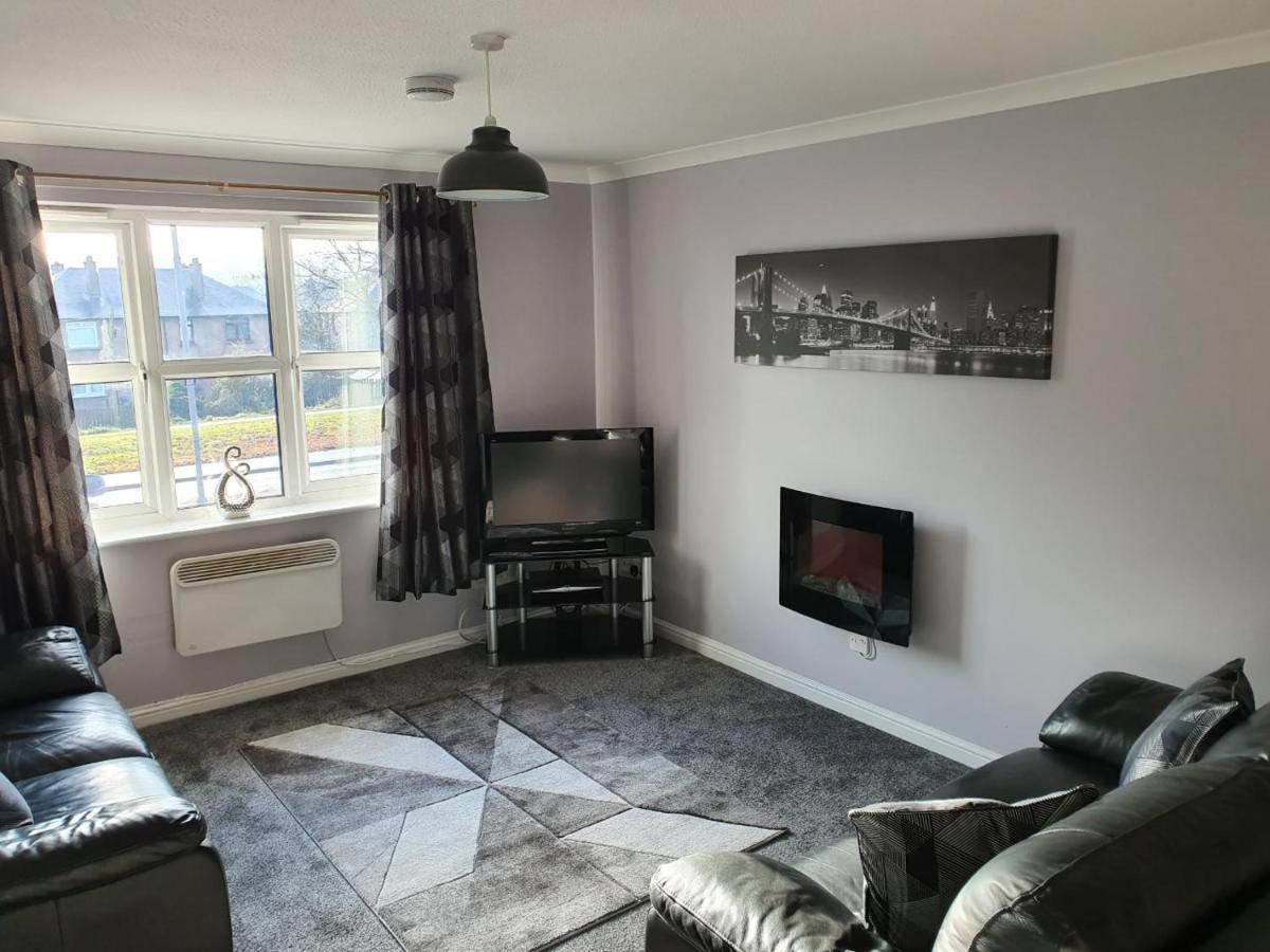 The Bell Apartment. Modern, Stylistic & Luxurious Falkirk Bagian luar foto